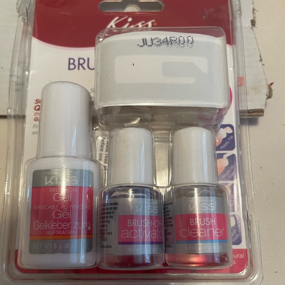 Kiss brand French nails gel